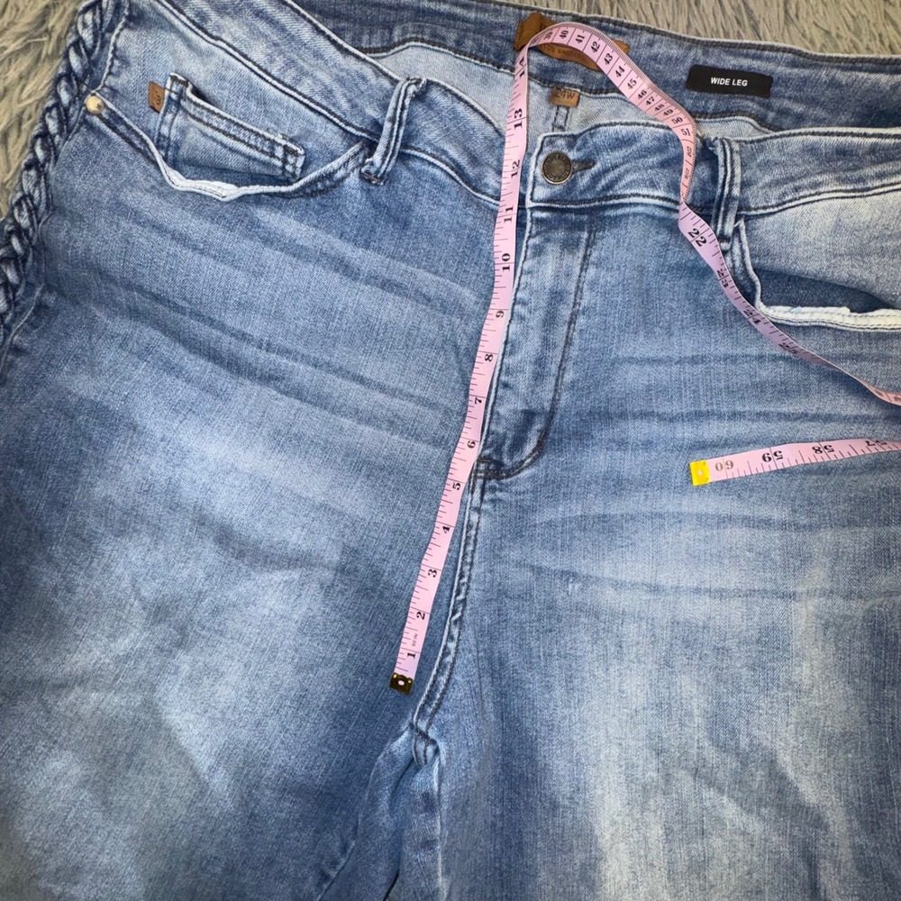 Judy Blue Wide Leg Cropped Jeans Women's 24W Light Wash Braided Detail High Rise - Picture 6 of 15